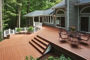 TimberTech Deck Tropical Pacific Rosewood Radiance Rail White