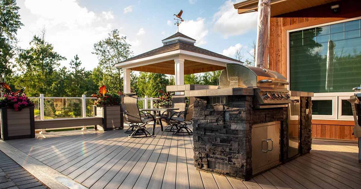 Outdoor Kitchen